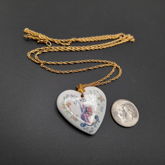 Vintage Avon Porcelain Heart “L” Initial Necklace on 24” Gold Rope Chain - Picture 9 of 10
